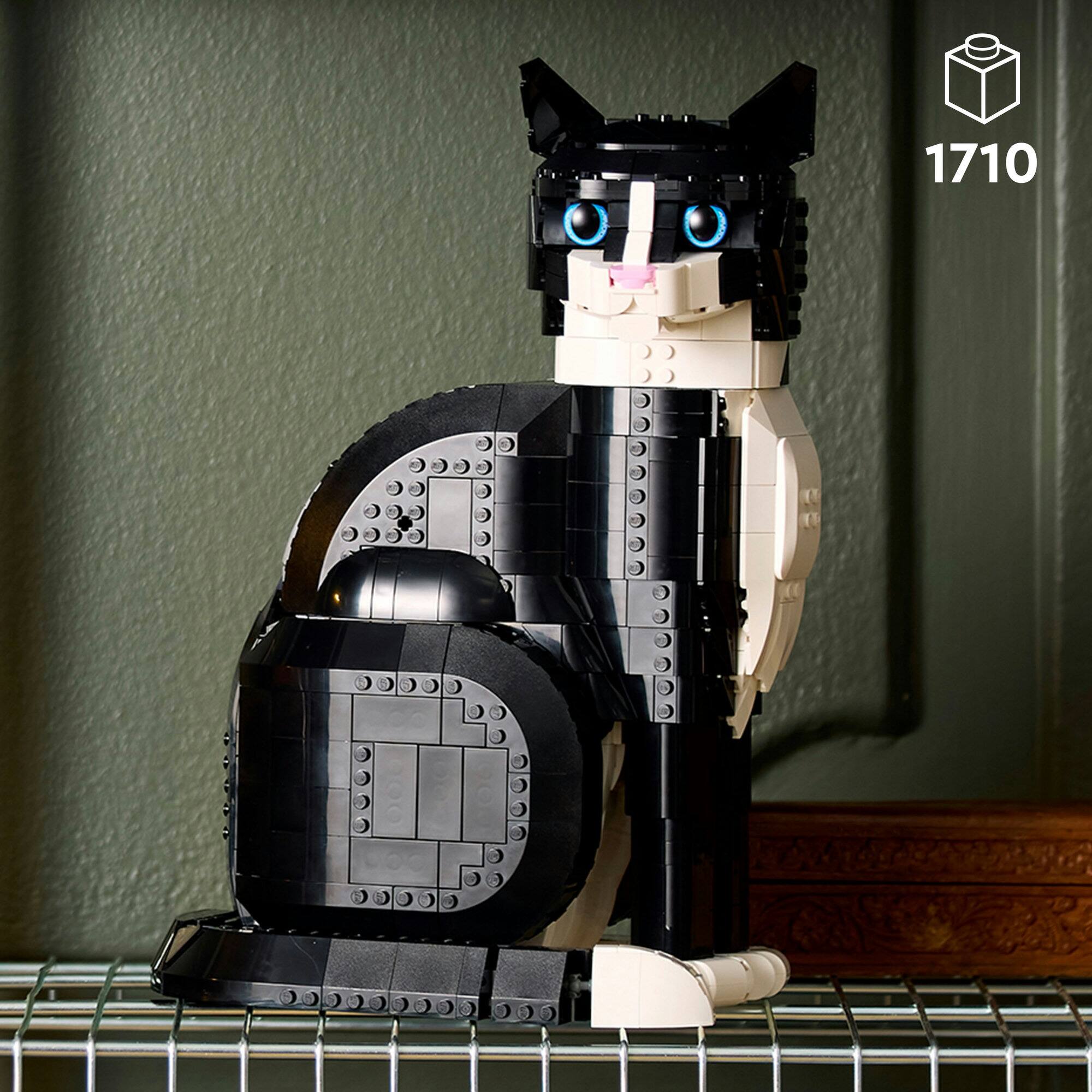 LEGO® Ideas Tuxedo Cat, Gift Idea for Animal-Lovers 21349
